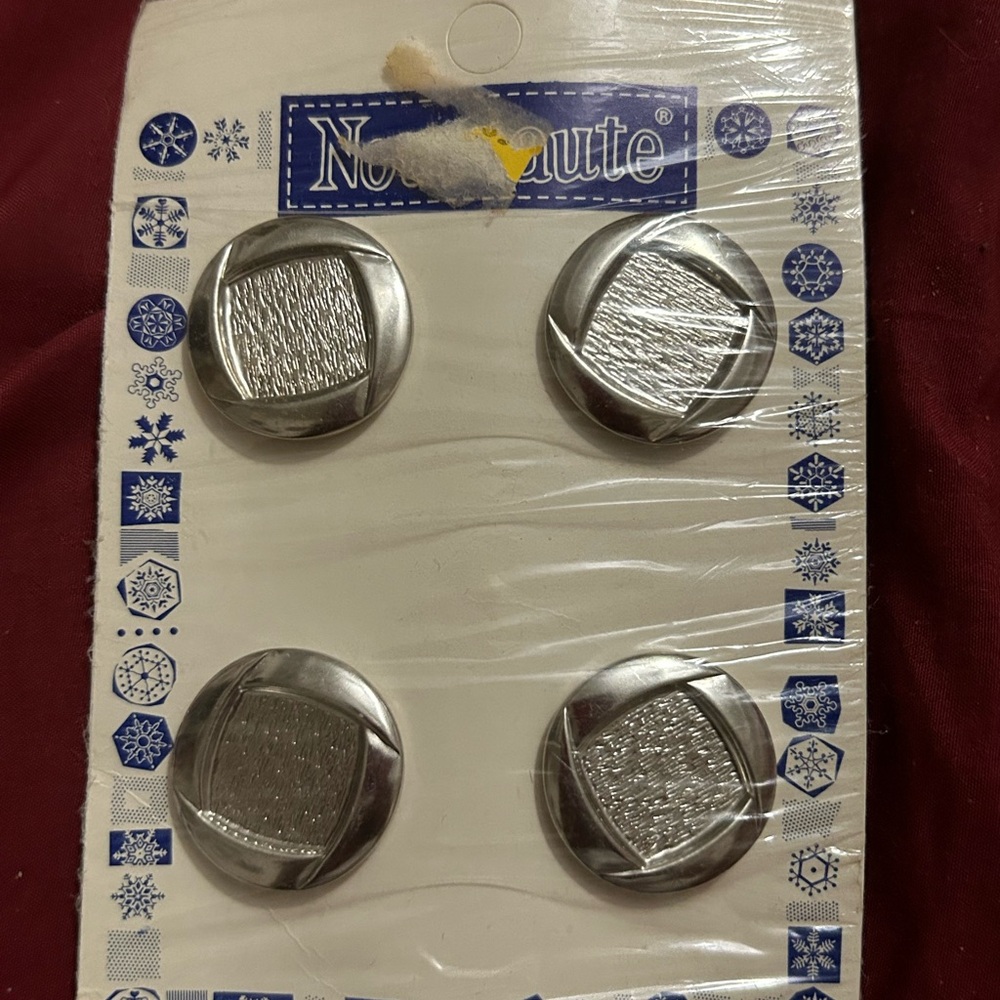 Vintage Sewing Buttons. Vintage Nouveaute Silver Tone Sewing Buttons. New